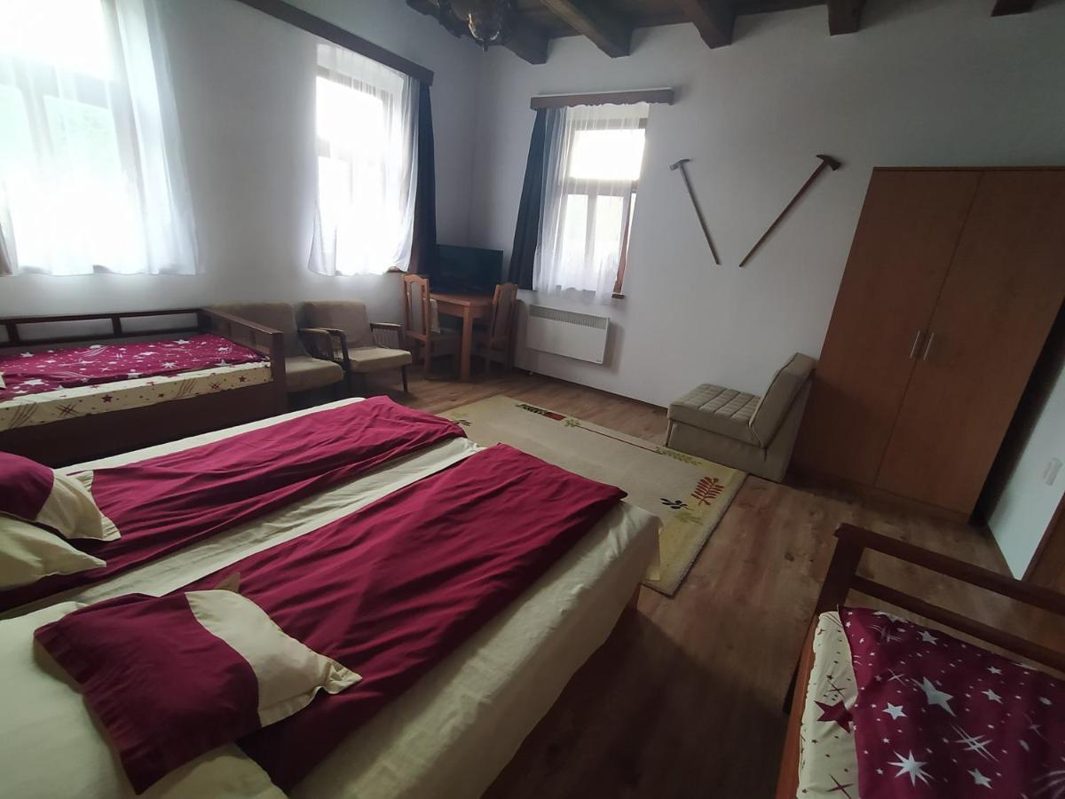 Отель Heni Vendeghaza Vadna Экстерьер фото